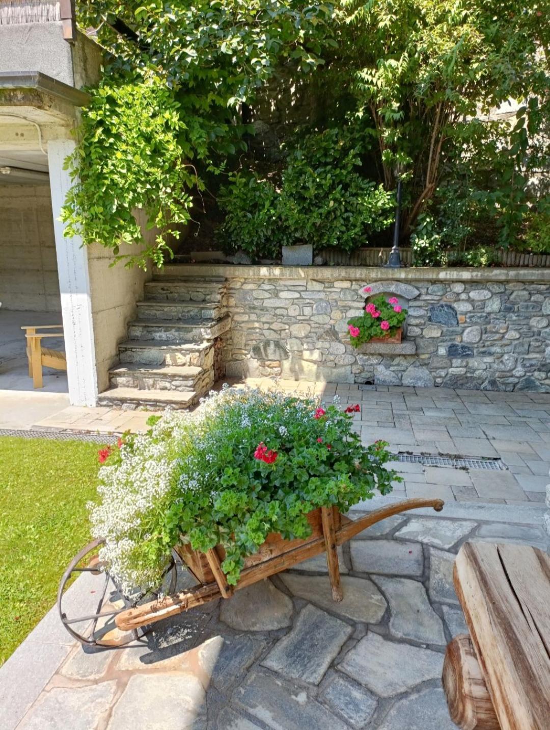 Вилла La Sarrolein Cir 0009 Аоста Экстерьер фото